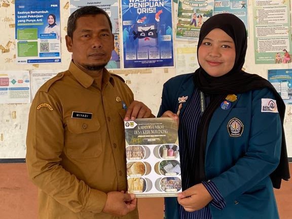 Dukung Daya Saing Produk Lokal, Mahasiswa KKN Undip Susun Katalog Digital UMKM Desa Kedungwinong